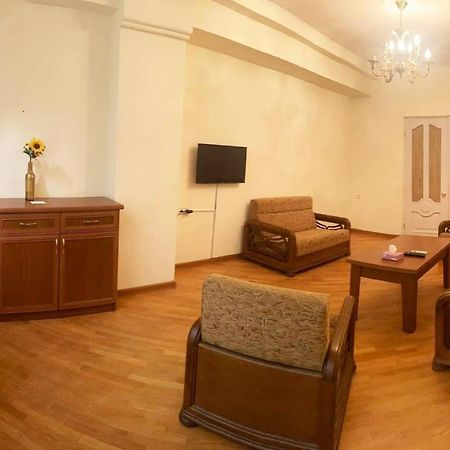 Apartments Yerevan Bagian luar foto