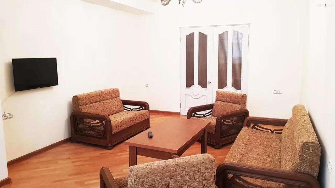 Apartments Yerevan Bagian luar foto